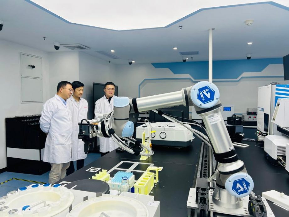 中国“机器化学家”成功研发火星制氧催化剂
