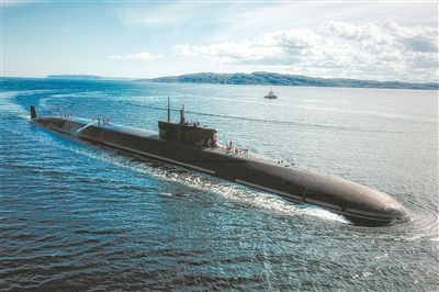 俄罗斯潜艇试射洲际弹道导弹 可搭载核弹头