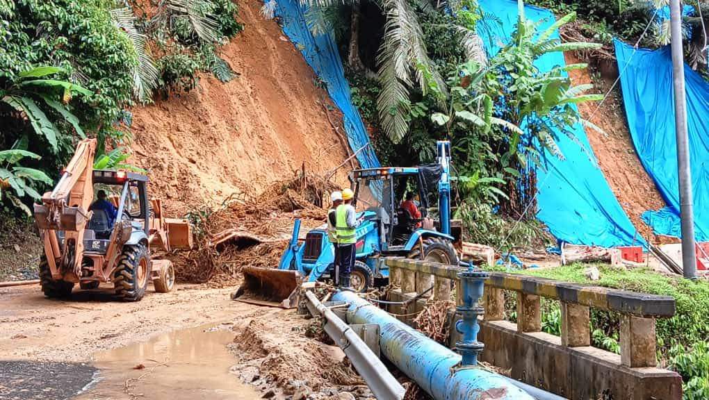 全国：森林局勘察武吉丁宜山顶找出山洪源头