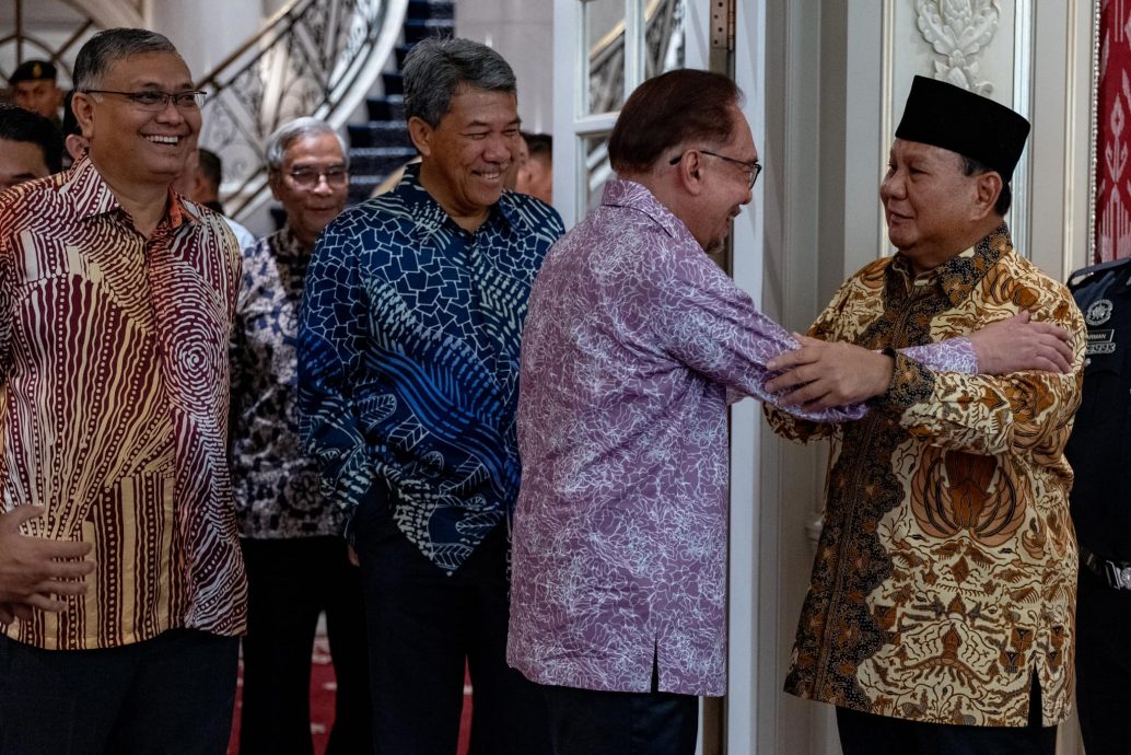 安华接见印尼国防部长