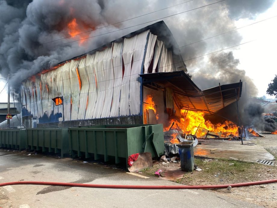 家具工厂发生火患 所幸未酿伤亡