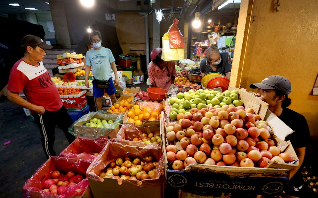 小贩生意受影响 马币弱进口水果涨价 