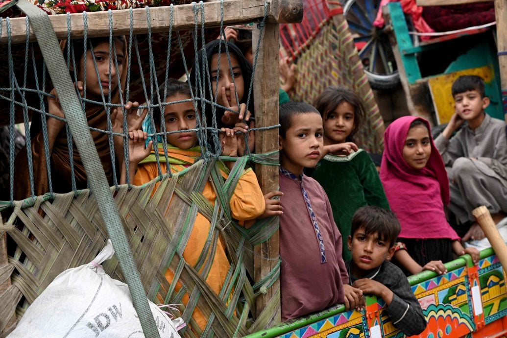 巴基斯坦威胁驱逐  月内逾16.5万无证阿富汗人逃离
