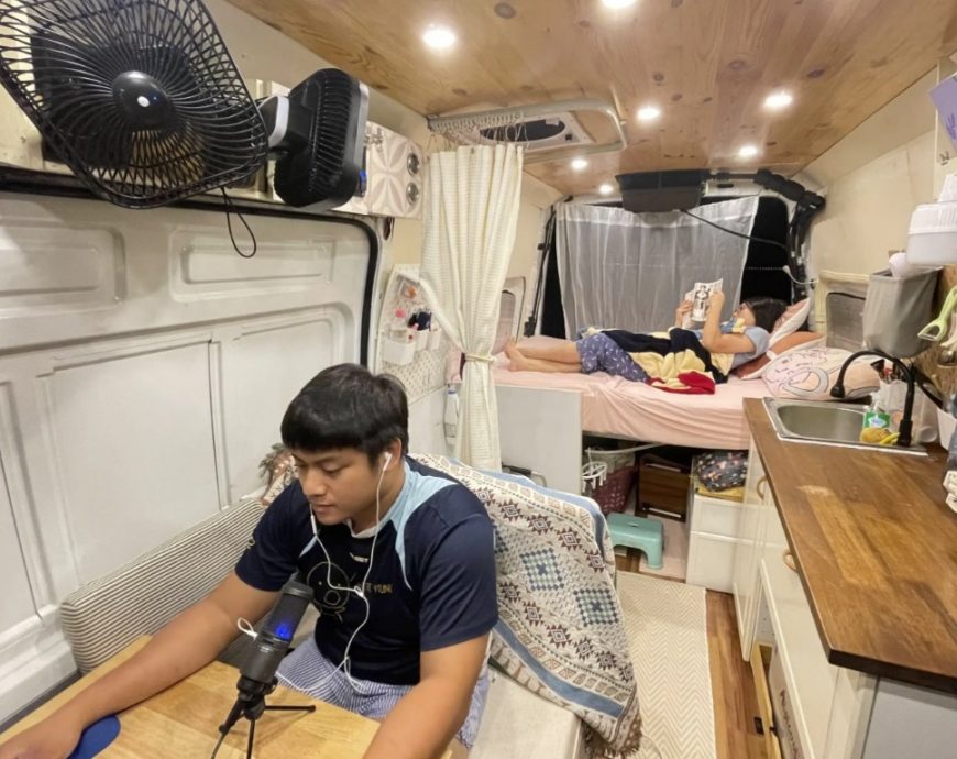 情侣辞新加坡工作 30岁前踏上露营车生活旅程体验人生