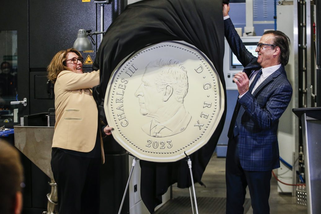 拼盘  加拿大发布英王肖像硬币 12月起流通