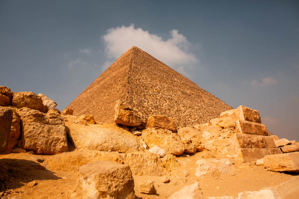 拼盘）埃及出土3000年前古墓 满墙“防蛇咬咒语”原因曝光