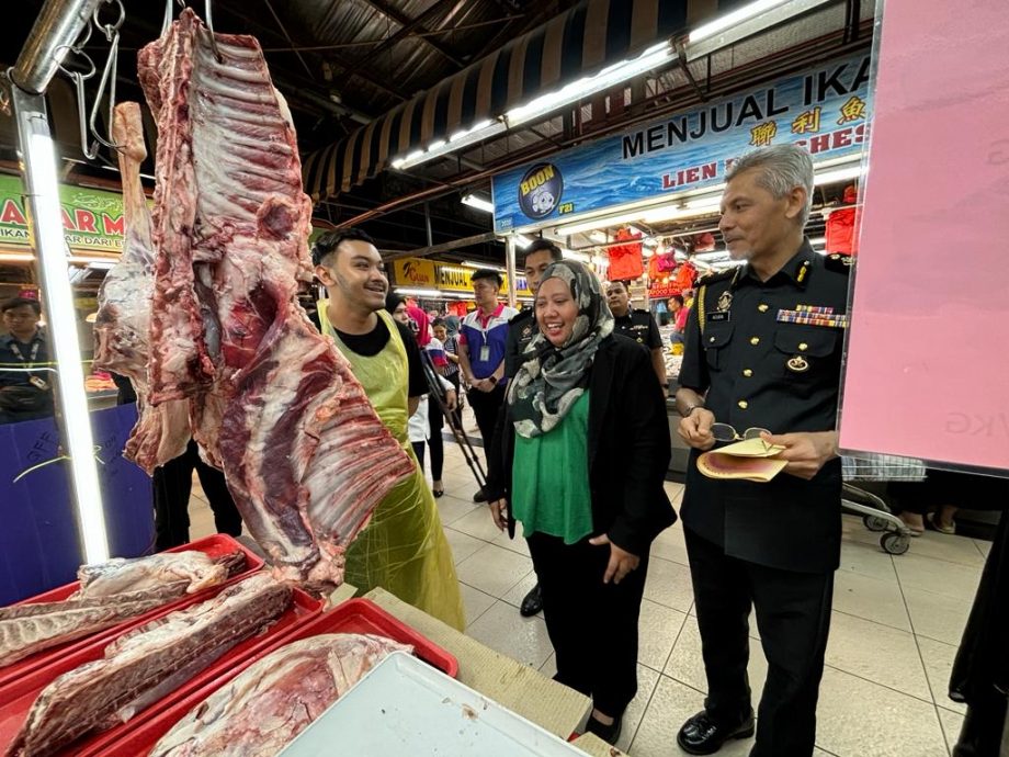 柔：新闻：贸消局：供应充足 价格平稳  肉鸡每公斤不超过RM10 