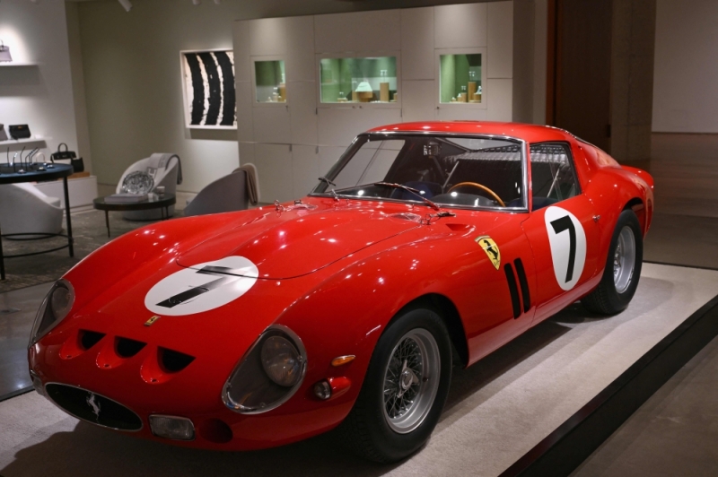 法拉利1962年跑车以2.4亿拍出 创史上第二高拍卖价