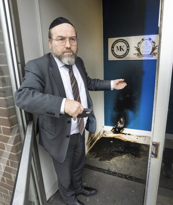 看世界 加拿大犹太社群再成箭靶 社区中心遭丢汽油弹