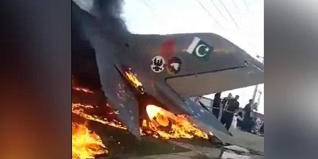  看世界）袭击巴基斯坦空军训练基地 9武装分子遭击毙 