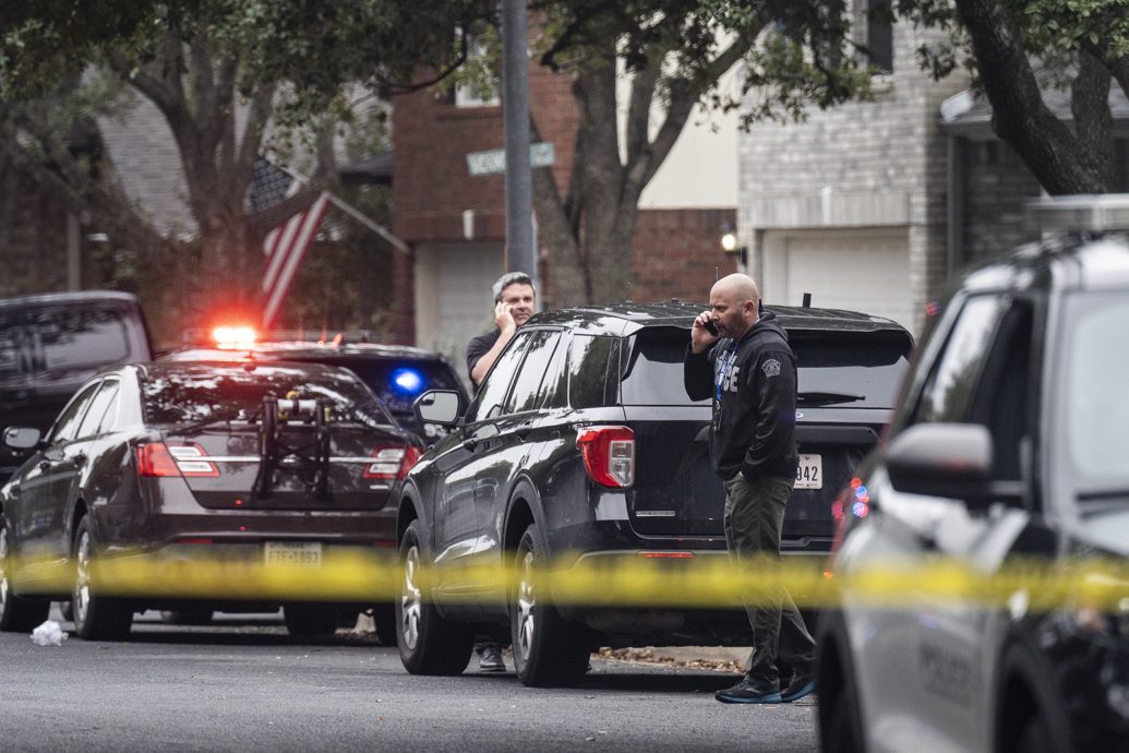 美国得州两警执行职务时遭枪击 酿1死1伤 枪手遭击毙