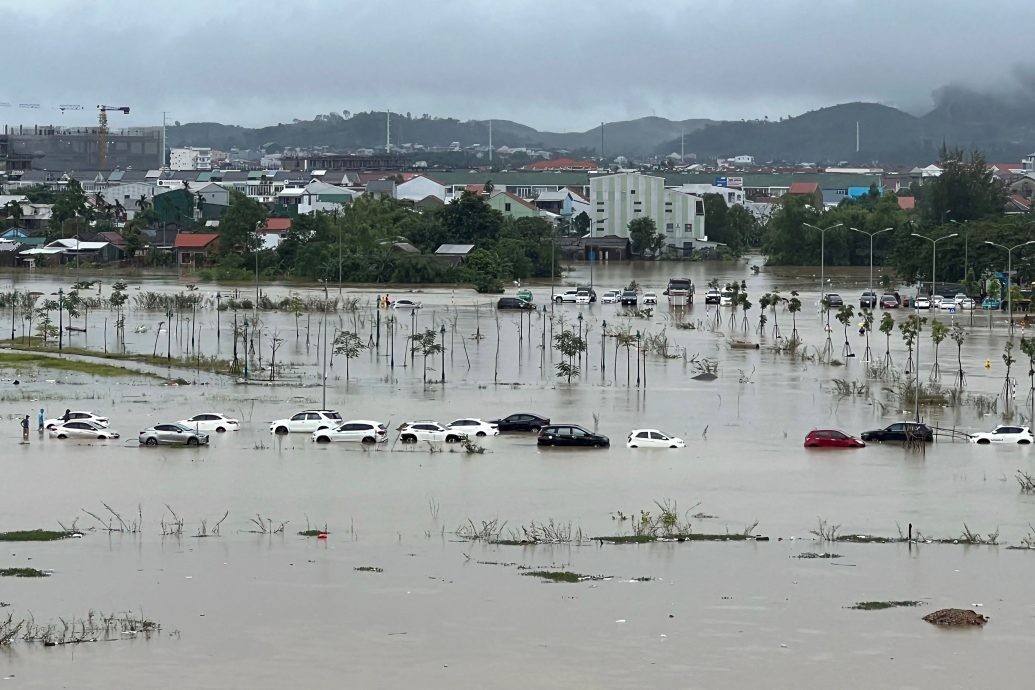 越南中部古都强降雨 上千住宅被淹没