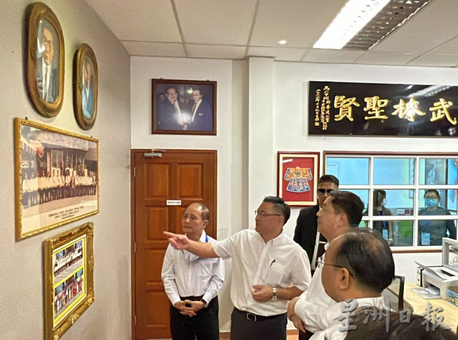 （古城封面主文）马六甲再迎中国领袖·王小洪访鸡场街工委会