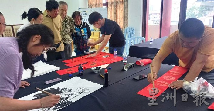 （古城版）中国10余名书画家到访马六甲今日在优亦美艺术空间展览作品