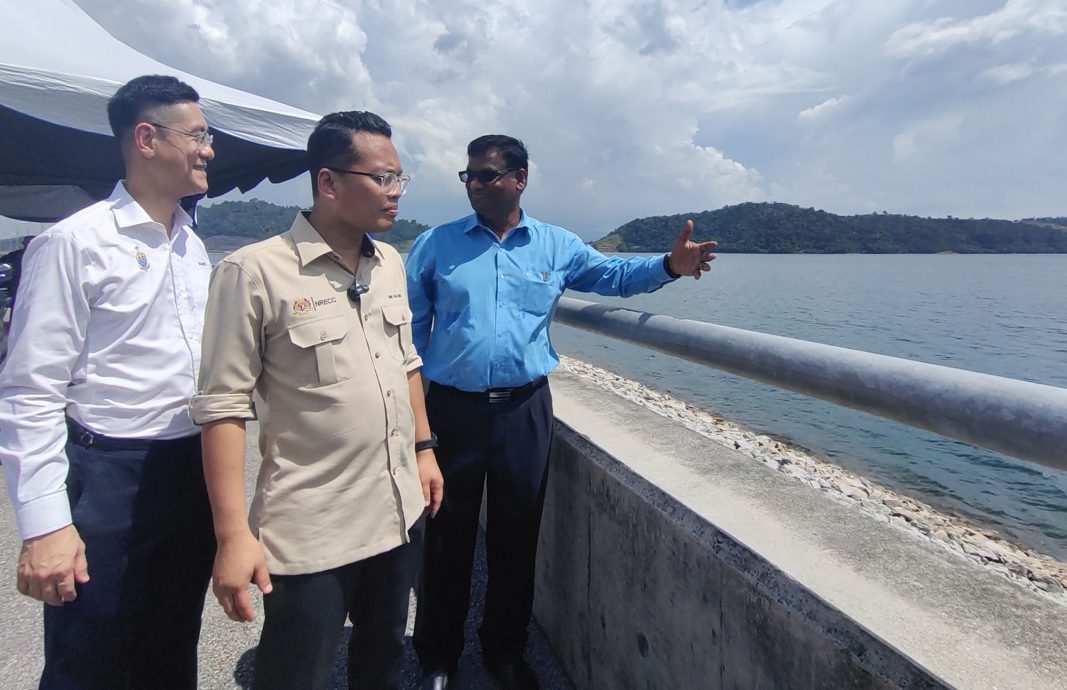 （大北马）环境部长聂纳兹米巡视孟光水坝