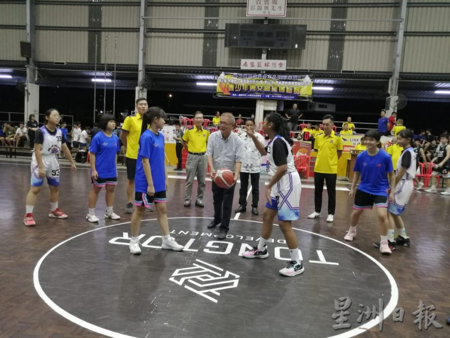 （已签发）柔：青少年男女篮球赛拉开序幕 欢迎民众亲临现场观赛 