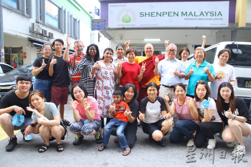 SHENPEN MALAYSIA每周日准备800份免费素食