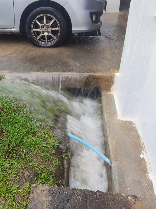 NS庇朥／庇朥警区总部水沟损坏，隔壁花园险酿水灾
