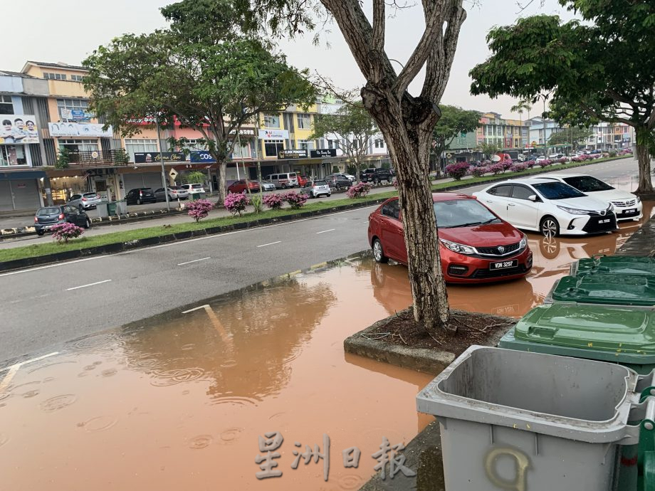 ns波德申：大雨导致世嘉城商业区停车位发生积水事故