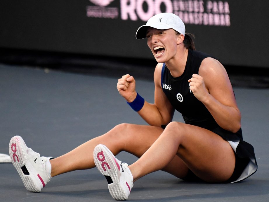 WTA女网年终总决赛| 送蛋横扫佩古拉  斯瓦泰克夺冠重返世界第一