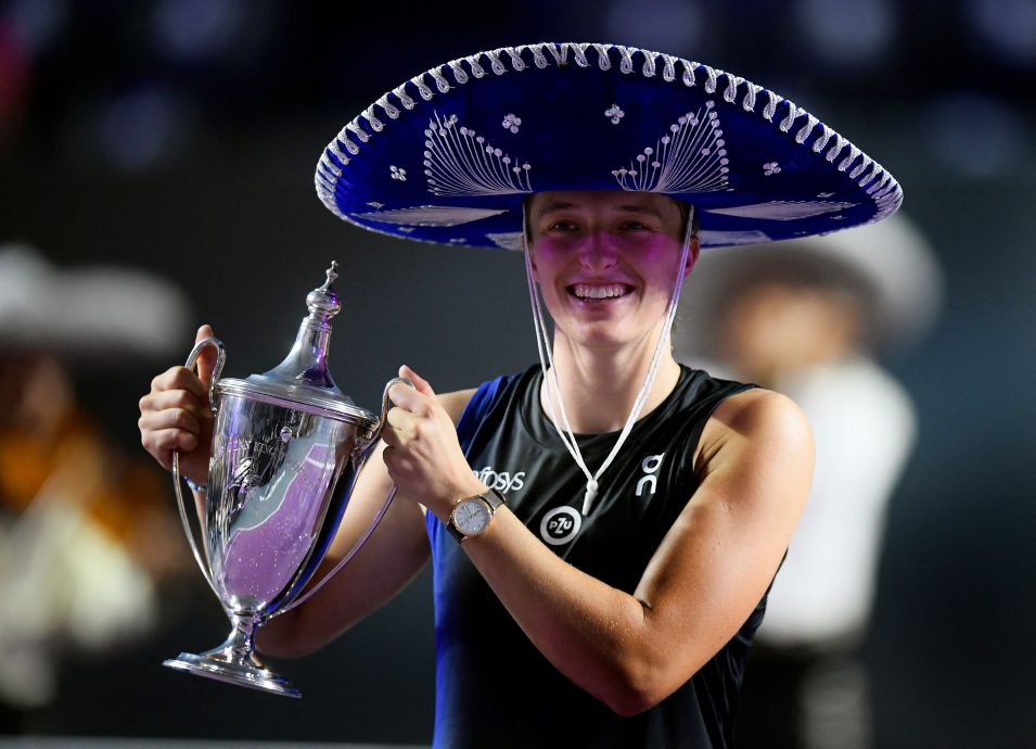 WTA女网年终总决赛| 送蛋横扫佩古拉  斯瓦泰克夺冠重返世界第一
