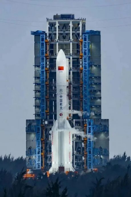 中国长征五号火箭残骸今坠落在南中国海水域