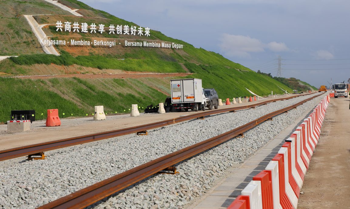 全国/元首伉俪主持启动仪式，东铁首段94公里铺轨工程正式启动！