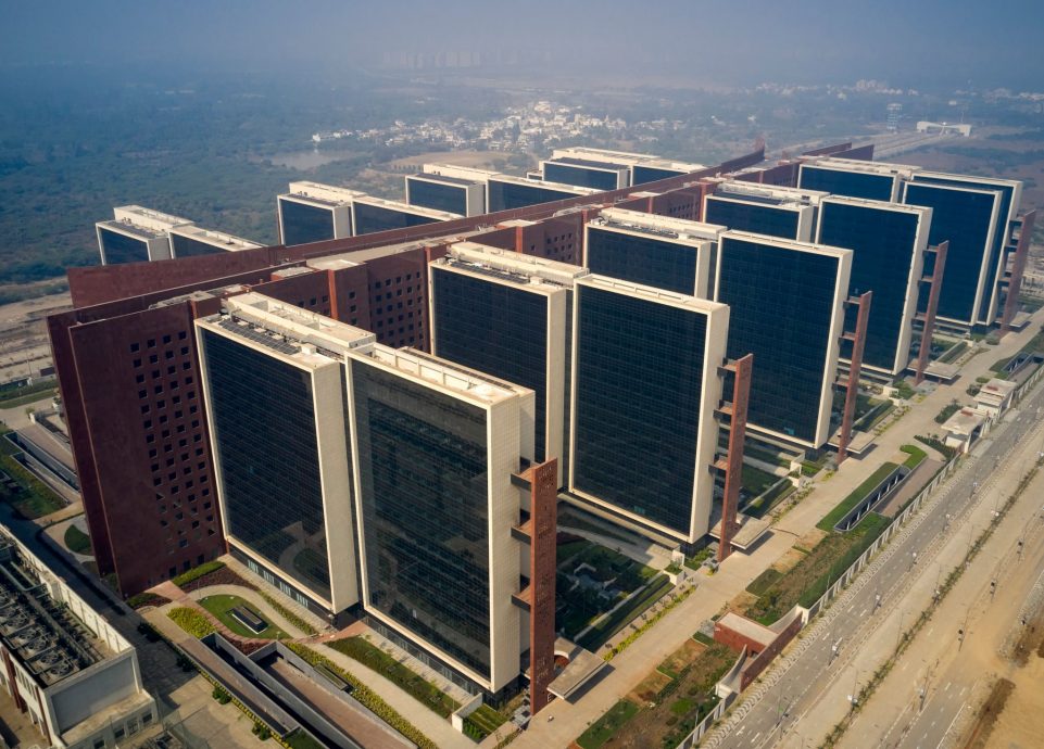 全球最大办公楼群！印度钻石交易中心启用　逾14公顷拥131部电梯