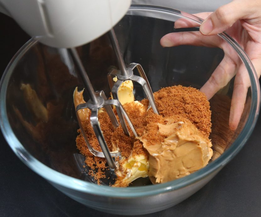 厨艺空间 | 陆康恬分享3款年饼做法 “糖油搅拌法”学起来！