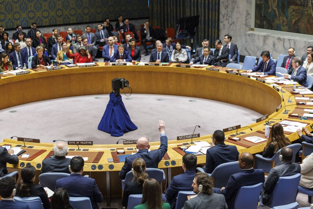 安理会通过加决议  要求加大援助加沙但未促停止敌对 