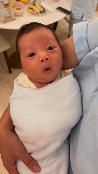 晒儿子满月沙龙照　袁伟豪：不负乳名“袁咕碌”