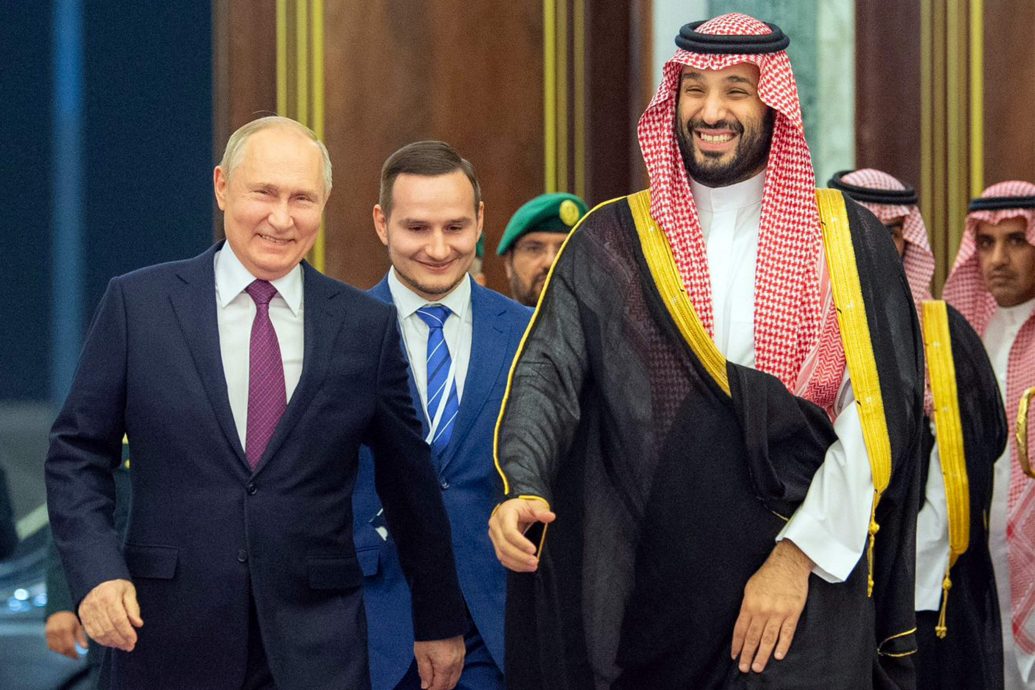 普汀在阿联酋获高规格待遇  称没人能阻俄沙友好关系发展