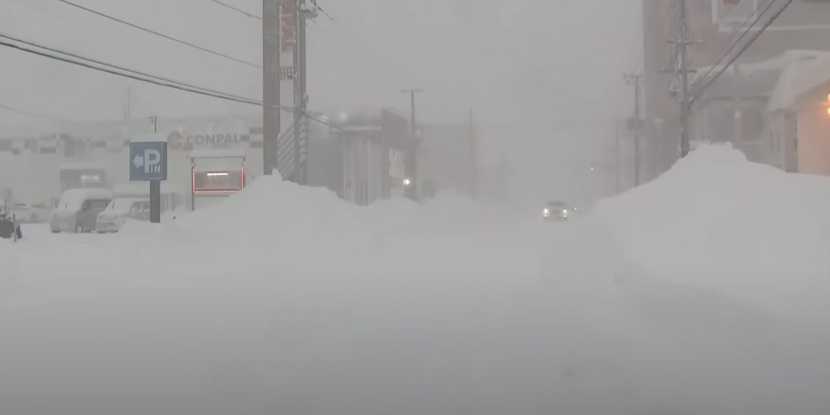 暴风雪影响 韩日交通大乱