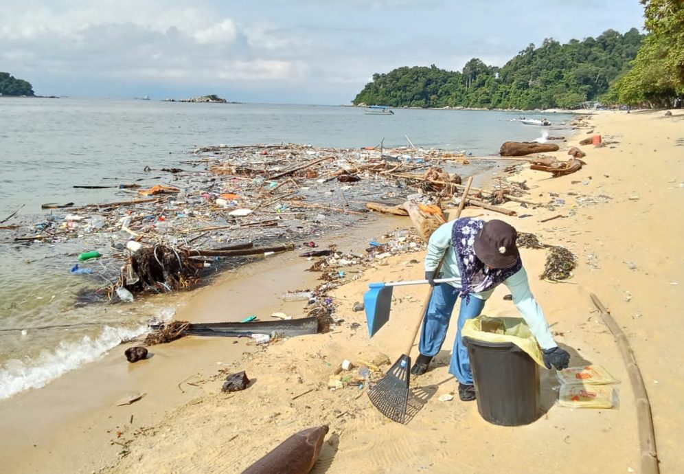 曼线市会申请长期拨款解决  耗逾10万清理海滩垃圾