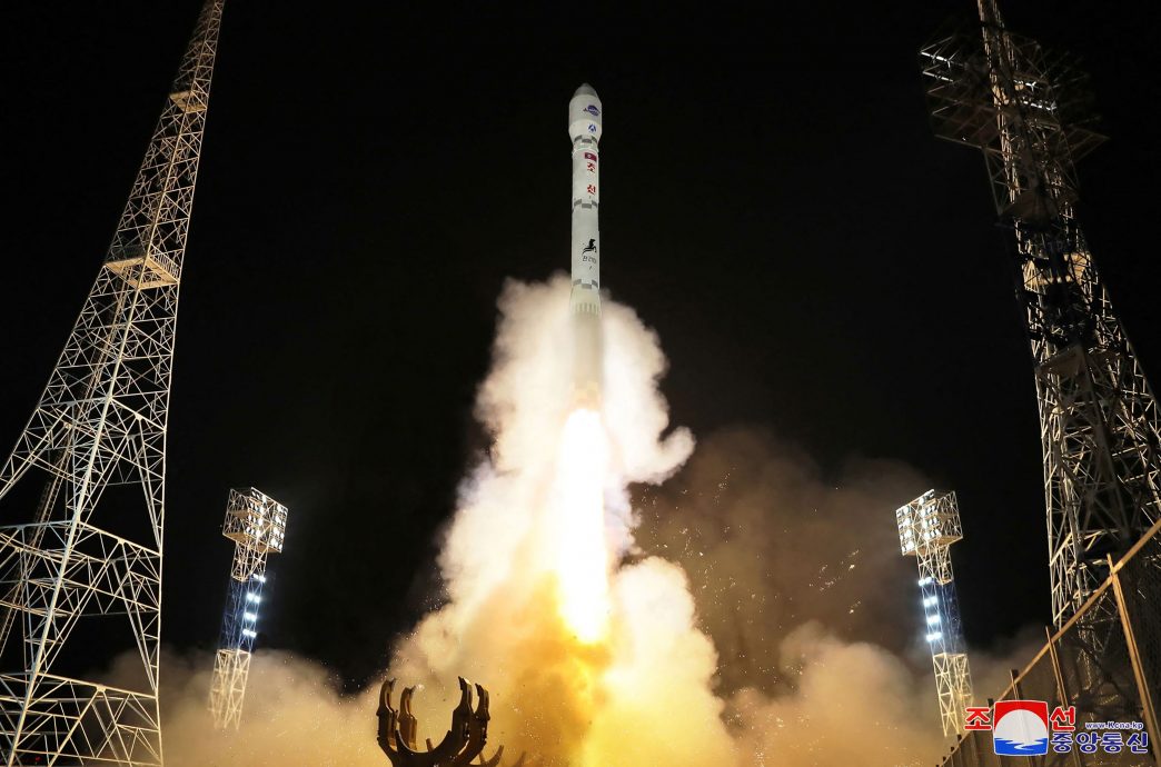 朝鲜官媒：平壤2024年再发射3枚军事侦察卫星