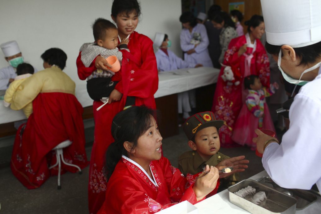 朝鲜生育率下滑 金正恩要妇女多生小孩 