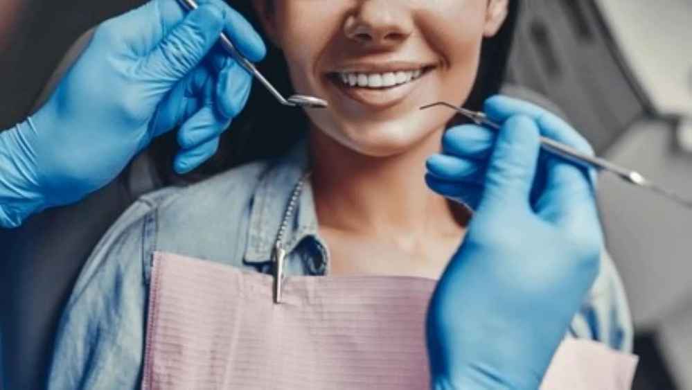 牙医一次治疗28颗牙！女脸部惨变形　5小时做完牙冠、根管加补牙