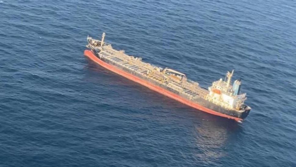 航运风险扩大 商船印度附近遇袭 美指伊朗无人机施袭  