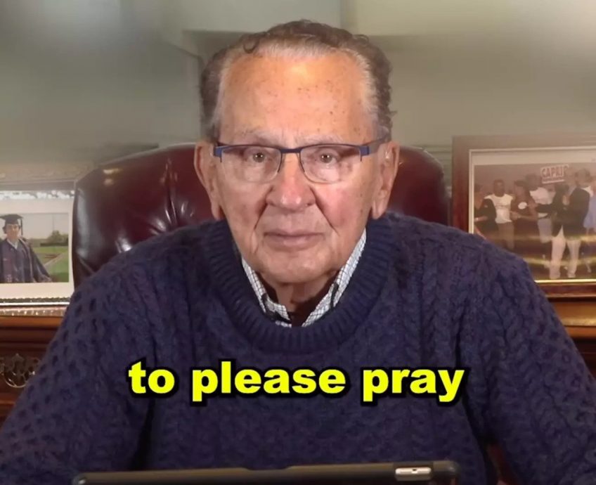 视频|87岁网红法官确诊癌症 哭求大家为他做一件小事