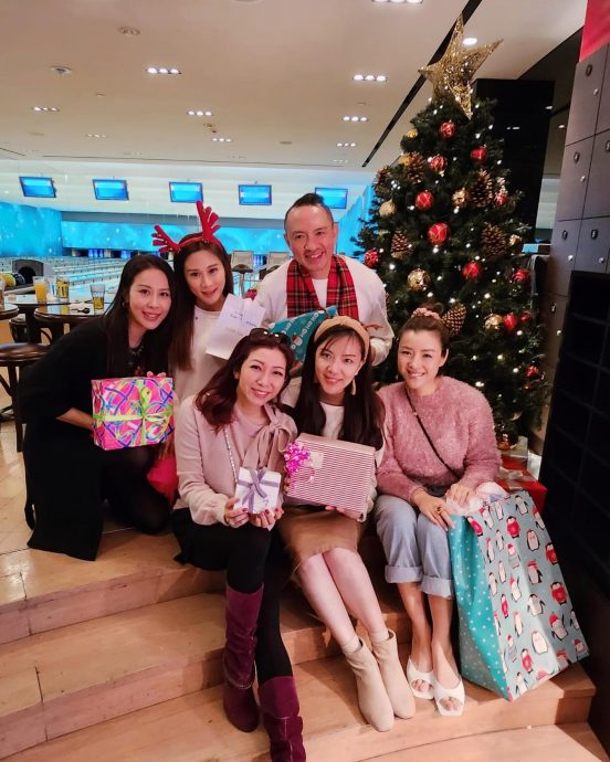 陈茵媺港姐人妻团庆圣诞 星二代皆高颜值成焦点