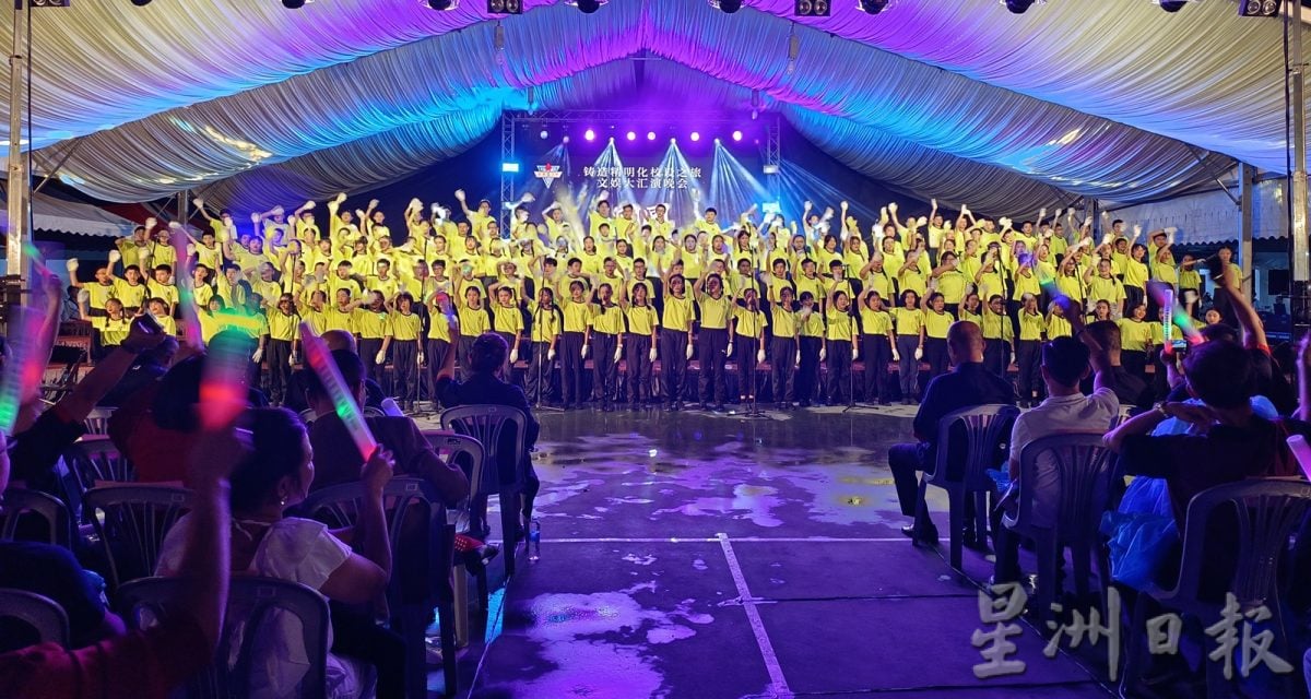 （大北马）吉华S校铸造“精明化校设”之旅文娱大汇演，总动员500名在籍学生和校友充当台前幕后表演者。