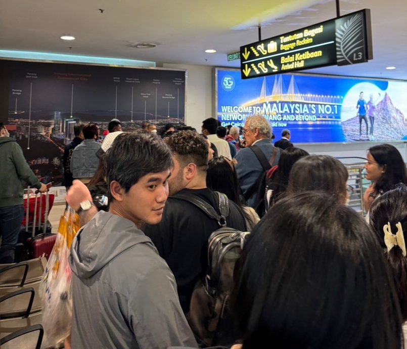 （大北马）槟城机场周五和周六都出现大量人潮