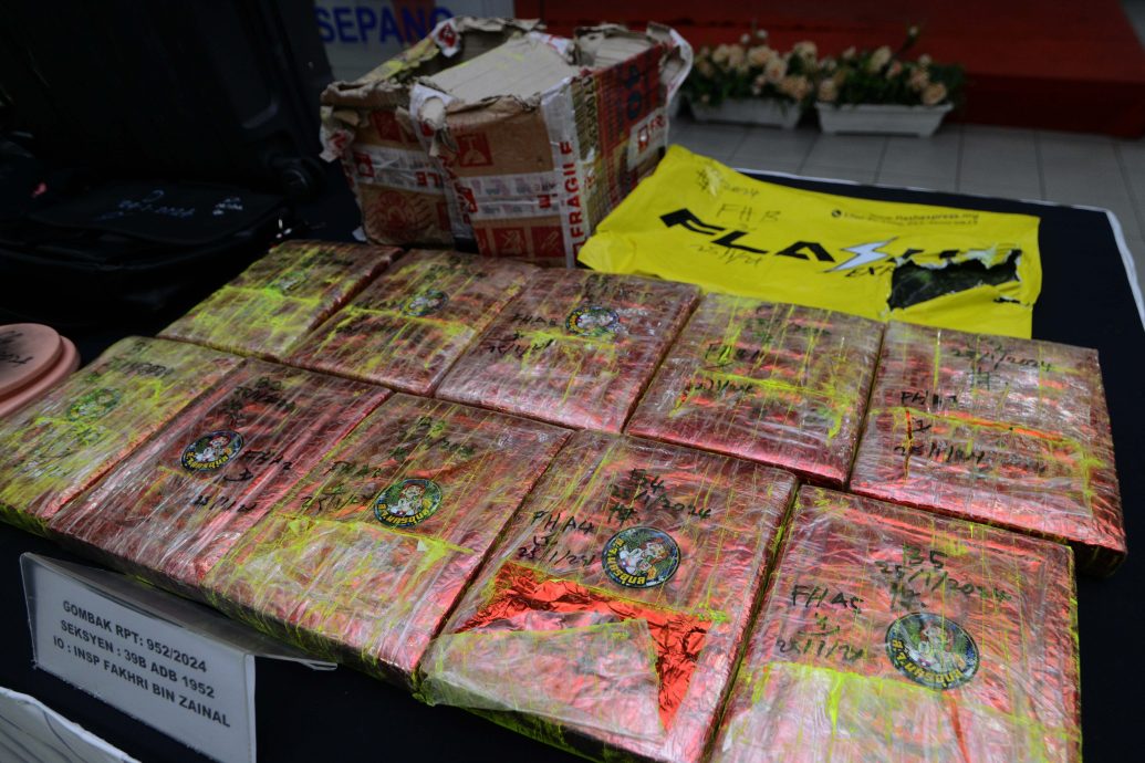 4名运大麻毒骡被捕•警方起获价逾3万令吉大麻砖