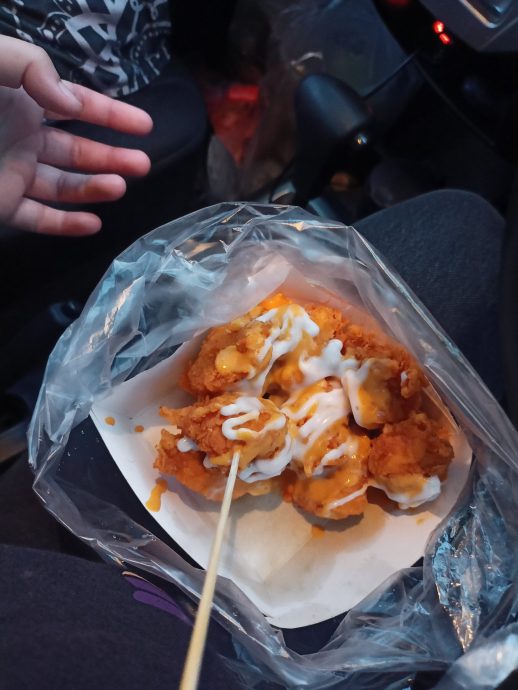 “大马美食节爆米鸡卖RM10太贵” 顾客：10块肉就要整只鸡价格！