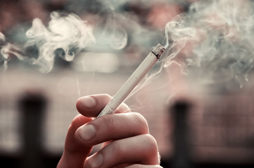 世卫：全球吸烟率下降 呼吁各国加强烟害防制