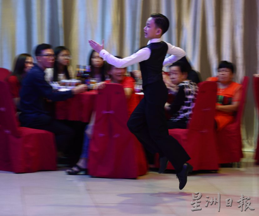 关丹舞蹈公会举办29周年暨怀旧之夜派对