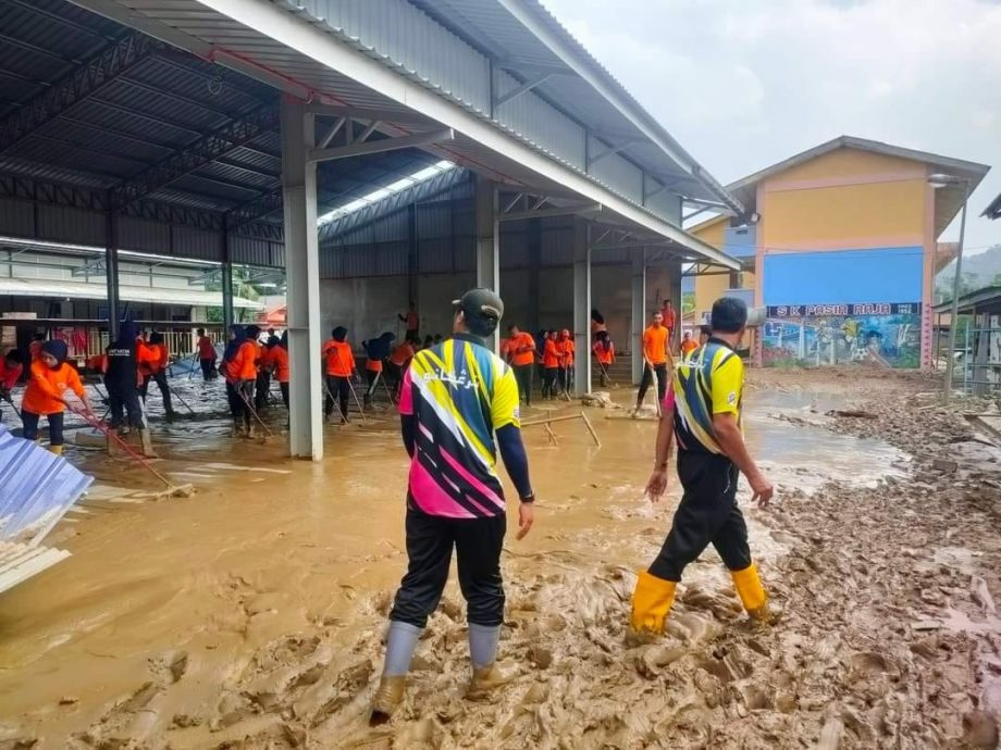 东：龙运三所受到水灾影响而暂时停课的学校预计在下周日恢复上课。