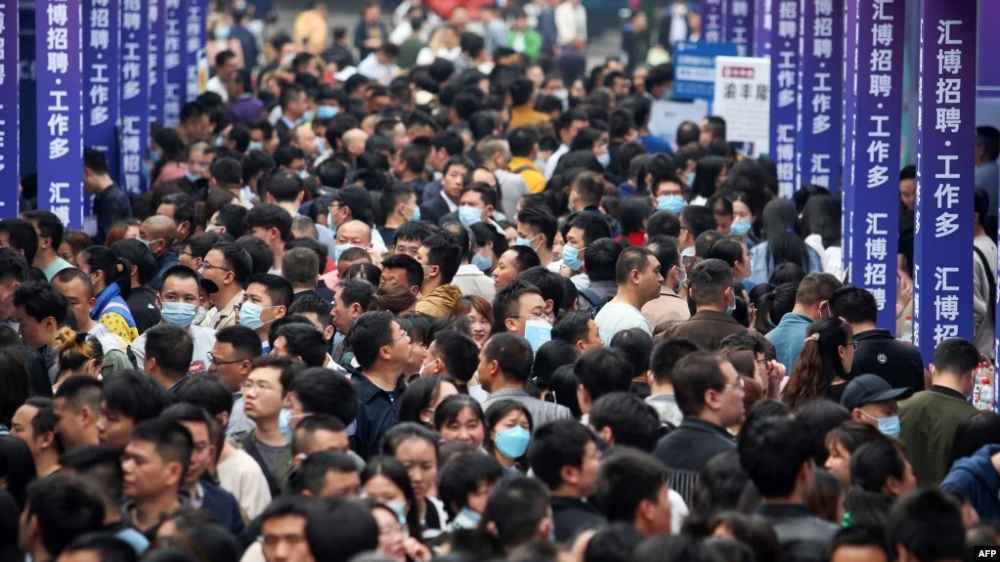 中国青年失业率大降！因当局改变统计方法　回家啃老的年轻人不算失业