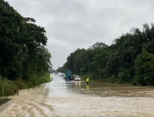  ​全柔今日再下长命雨  哥打灾情严峻，4道路禁通车