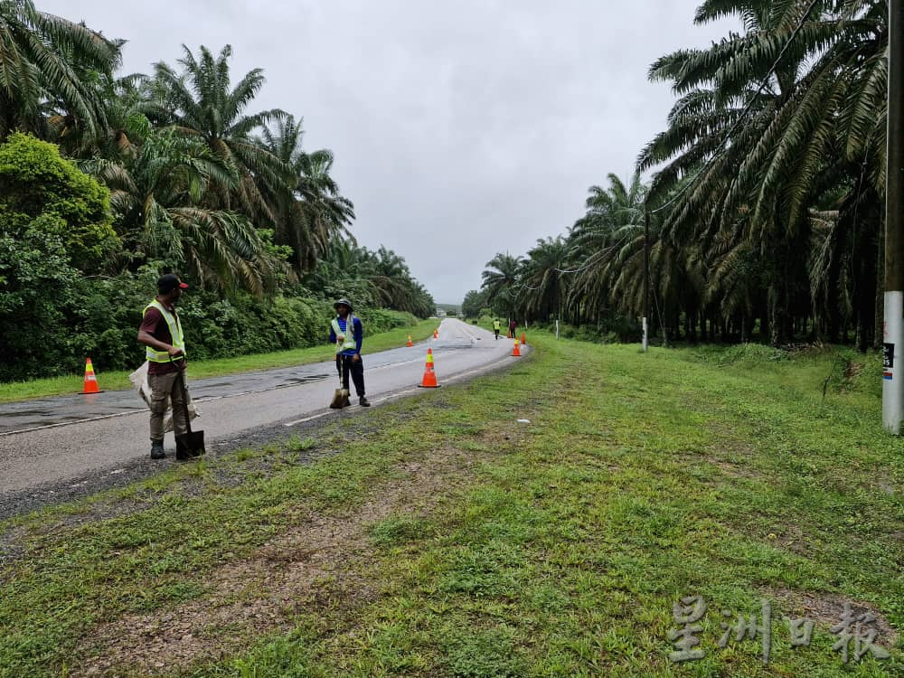 柔水灾导致路面受损及土崩   阿末马斯兰：预计拨款3000万令吉进行道路维修